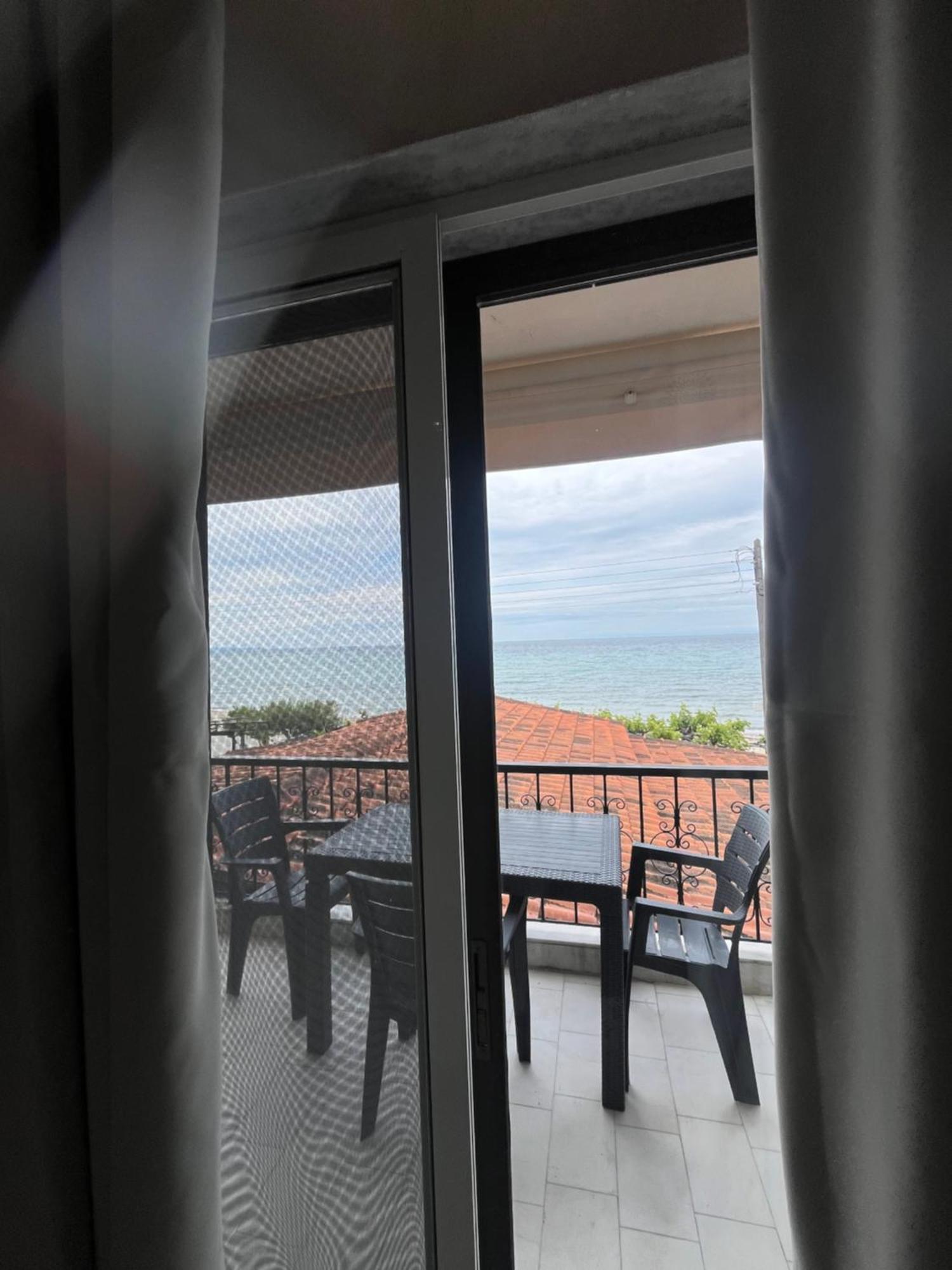 Okkio Sea View Apartment Vergia ภายนอก รูปภาพ
