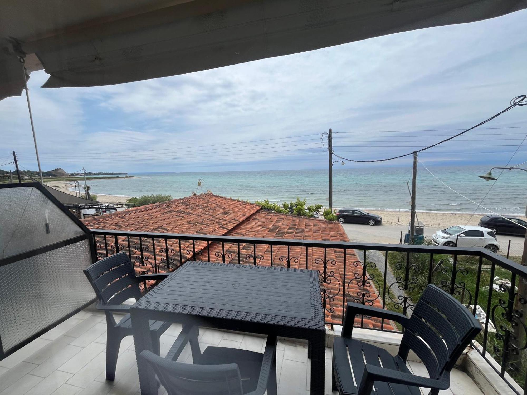 Okkio Sea View Apartment Vergia ภายนอก รูปภาพ